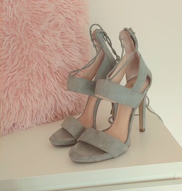 zara zlatne sandale: Sandals, Zara, 36