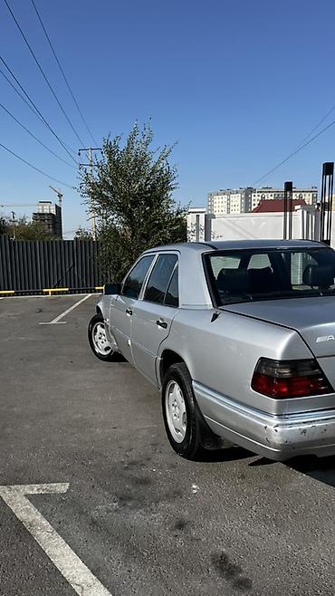 space runner: Mercedes-Benz W124: 1993 г., Седан — 3