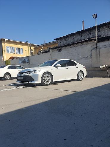 byd e1: Toyota Camry: 2018 г., 2.5 л, Автомат, Гибрид, Седан — 3