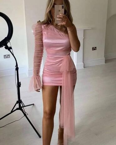 pink haljina newyorker: S, m, l
Haljina
Mozete nas kontaktirati preko vibera