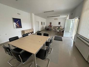 Magacini i radionice: U našoj ponudi su dva nova objekta na 15 ari placa - kancelarijski — 8