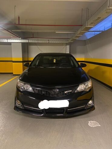 oturacaq uzlukleri: Toyota Camry: 2.5 л | 2012 г. Седан