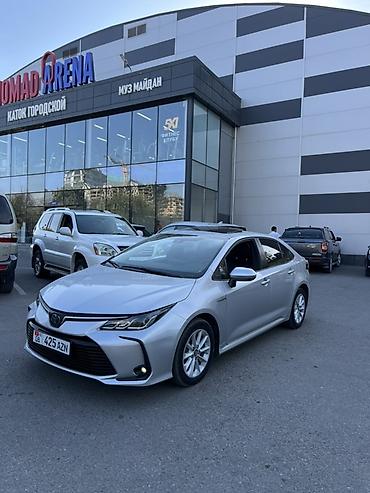 селика: Toyota Corolla: 2020 г., 1.8 л, Автомат, Гибрид, Седан — 3