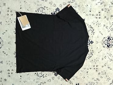 Футболки: Черная футболка с минималистичным логотипом спереди. - Цвет: черный - — 9