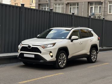 лабавой стикло: Toyota RAV4: 2019 г., 2.5 л, Автомат, Бензин, Кроссовер