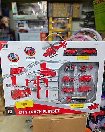 гоночная трасса: Игровой набор «City Track Playset» — тематическая трасса с городским — 3
