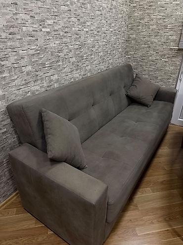 Divan, veziyyeti eladir. 220 azn