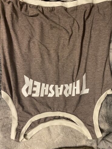 женская куртка недорого: Футболка унисекс Thrasher коричневого цвета с контрастной белой