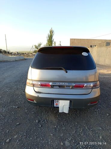 машины минивен: Toyota Gaia: 2000 г., 2 л, Автомат, Бензин, Минивэн