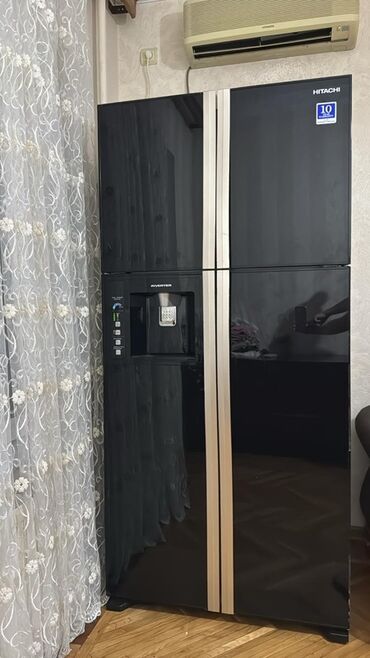 Duxovkalar: 4 qapılı Hitachi Soyuducu Satılır, rəng - Qara, Dispenserli