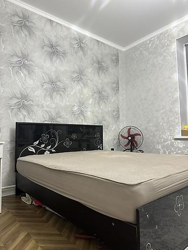 Двуспальные кровати: Двуспальная кровать, Б/у, С матрасом, длина - 200 см — 3
