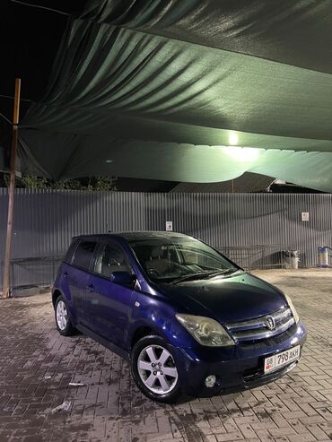 Toyota ist: 2003 г., 1.5 л, Автомат, Бензин, Хетчбек
