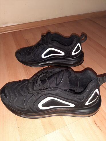 Patike i sportska obuća: Nike patike, malo nošene. Gazište 28cm. 1600 dinara sa mojom