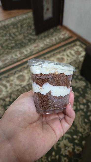 Кондитерские изделия, сладости: Десерты на заказ: капкейки и цифро‑торт. - Капкейки в золотых — 18