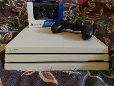 basofka qutusu: Sony PlayStation 4 Pro (ağ rəng) oyun konsolu dəsti - Model: PS4 Pro