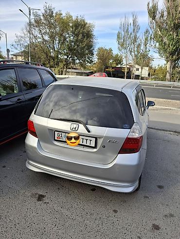 roewe er6: Honda Fit: 2002 г., 1.3 л, Автомат, Бензин, Хэтчбэк — 3
