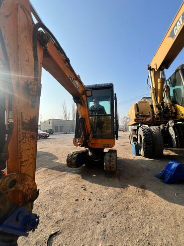 Экскаваторы: Экскаватор, 2003 г., Гусеничный — 2