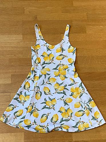 Limon printli yay donu - Rəng və naxış: Ağ fon üzərində sarı limonlar lalafo.az -da Limon printli yay donu - Rəng və naxış: Ağ fon üzərində sarı limonlar