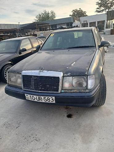 w124 radiator: Mercedes-Benz E-Class W124 sedan - Kuzov: 4 qapılı sedan, boz rəng - — 1