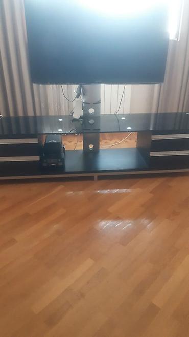 Müasir TV stendi və multimedia konsolu - Material: parlaq şüşə üst lalafo.az -da Müasir TV stendi və multimedia konsolu - Material: parlaq şüşə üst
