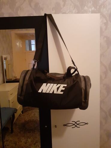 qara sabun sac ucun: Gencede satilir Nike sumka Moskvadan sportmasterden 3000rubile alinib