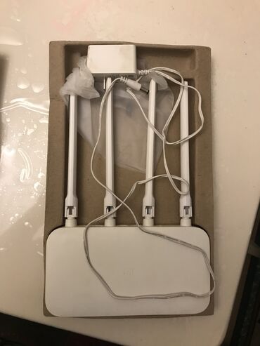 xiaomi black shark baku: Xiaomi Mi router 4A satılır heç bir problemi yoxdur. Qiymət - 30 azn