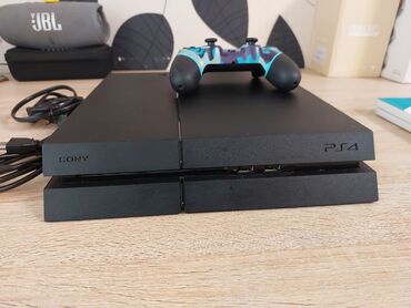 Tulumlar: Playstation 4 500 GB Səliqəli istifadə olunub, yaddaş 500 GB Play