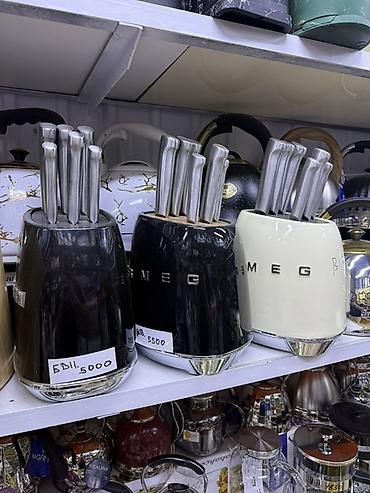 smeg ножи: Набор кухонных ножей в подставке Smeg-стиля - Комплект из 6 ножей с — 1