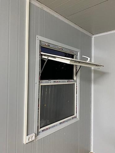 Аренда складов и мастерских: Модульный контейнер серого цвета с белой отделкой. Оснащен дверью и at lalafo.kg — 17 Аренда складов и мастерских: Модульный контейнер серого цвета с белой отделкой. Оснащен дверью и — 17