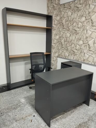 meyve ağacları: Ofis mebeli dəsti – minimal və funksional dizayn Tərkib: - İş masası