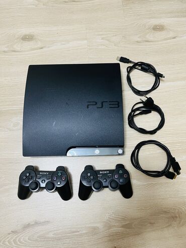 Xbox One: Playstation 3 slim model ideal vəziyyətdə. Yaddaşında 25 ədəd oyun