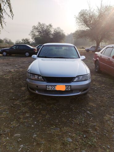 07 maşını: Opel Vectra: 1.6 l | 1996 il | 257345 km Sedan