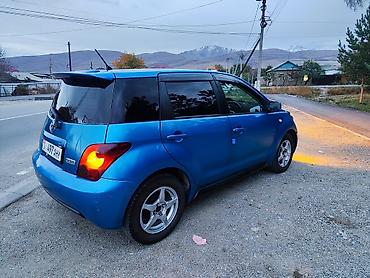 Toyota: Toyota Ist: 2003 г., 1.3 л, Автомат, Бензин, Седан — 2