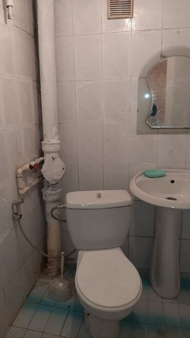 Uzunmüddətli kirayə mənzillər: Bileceride ploşada yaxin 300 nömreli mektebe yaxin 5/1 mertebesinde 2 — 9