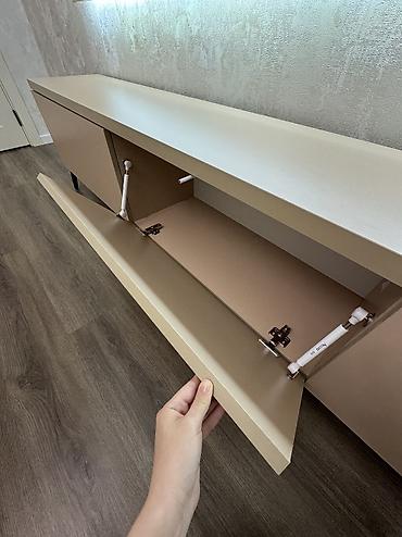 TV altlığı: Yeni, Düz TV altlığı, Polkasız, Laminat, Azərbaycan — 1