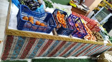 Kommersiya daşınmaz əmlakının satışı: Meyvə dükanı bağlanır hazır satışa çıxıb reklamları polkalar var nə