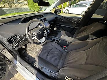 byd yan plus: Toyota Prius: 2018 г., 1.8 л, Вариатор, Гибрид, Хэтчбэк — 5