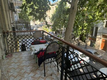 Köhnə tikili: Bakı, 3 otaqlı, Köhnə tikili, m. 28 may, 70 kv. m — 1