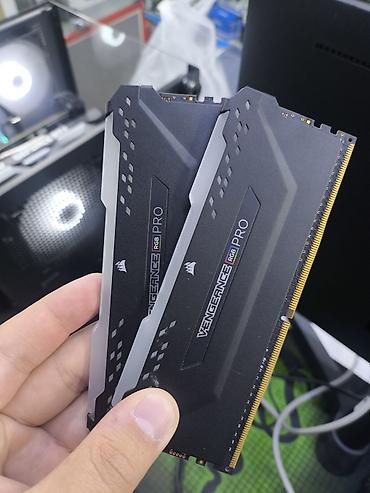hiper x: Corsair Vengeance RGB Pro
2×8 = 16 GB DDR4 | 3000MHz — 1