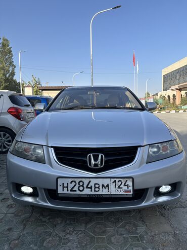 срочно продаю в связи с переездом: Honda Accord: 2003 г., 2 л, Автомат, Бензин, Вэн/Минивэн