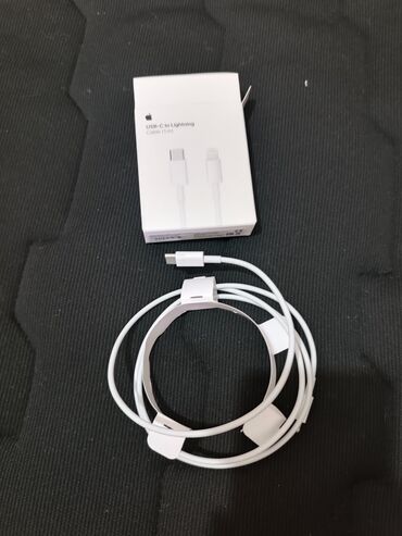 Зарядные устройства: Продам кабель APPLE USB-C практически новый Недавно купили за 1000сом