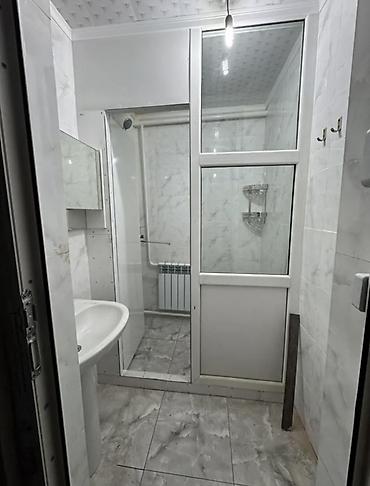 Долгосрочная аренда комнат: Сдаётся комната-студия прямоугольной планировки. Цена 23000 тысячи — 7