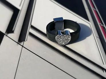 Prstenje: Ricarda M. silikonski prsten sa blistavim srcem. Signirano Ricarda M — 2