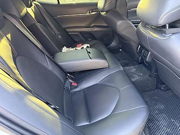 бмв g30 530i: Toyota Camry: 2018 г., Седан — 9