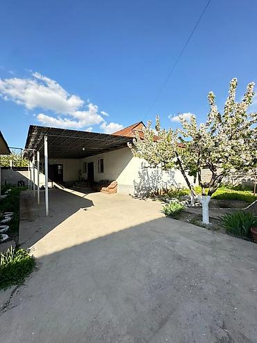 Продажа коттеджей и домов: 🔥Срочно продается дом🔥 🏡Район: Ак Босого ✅ Дом 180м2 ✅Участок:6 соток — 2