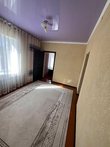 Продажа коттеджей и домов: Продаю дом 5 комнат, с ремонтом 100 кв. м, в центре г. Орловка. Уч — 15