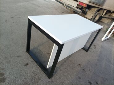 Письменные столы: Письменный стол — 21