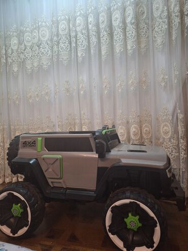 Другие товары для детей: Uşaq üçün elektrikli off-road jeep - Korpus: boz-qara rəngdə, yaşıl