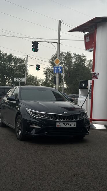 срочно в связи с переездом: Kia K5: 2019 г., 2 л, Автомат, Газ, Седан