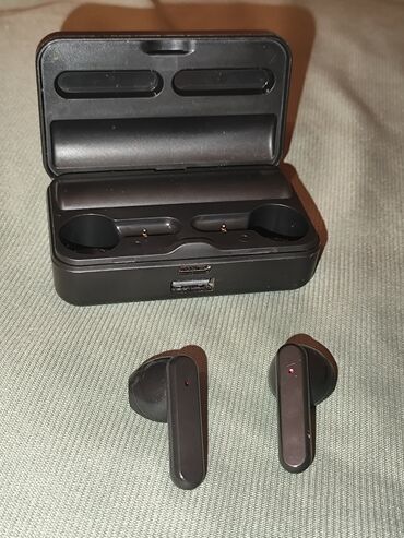Кастрюли: Bluetooth qulaqciqlar tep teze. Tecili pul lazımdır diye ucuz qiymete